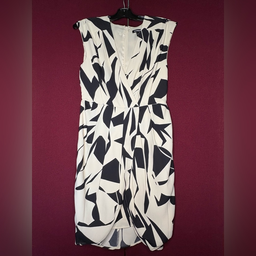 Express Elegant Black and White Abstract Dress